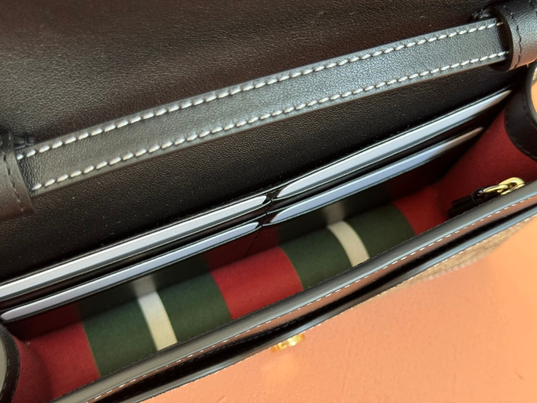 GUCCI EMBLEM WALLET MONOGRAM 20 IN DARK BROWN AND BLACK CALFSKIN