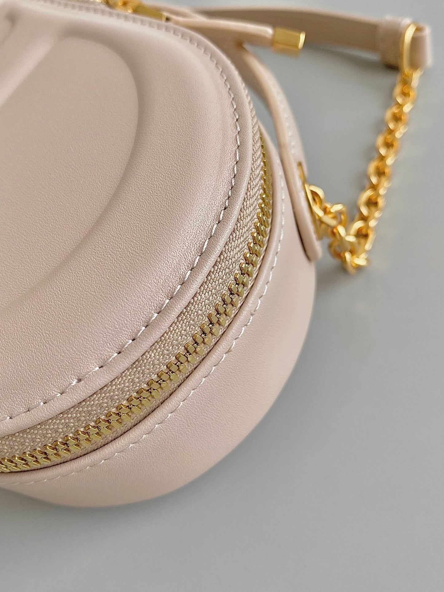 DIOR SIGNATURE 18 OVAL BAG IN BEIGE CALFSKIN