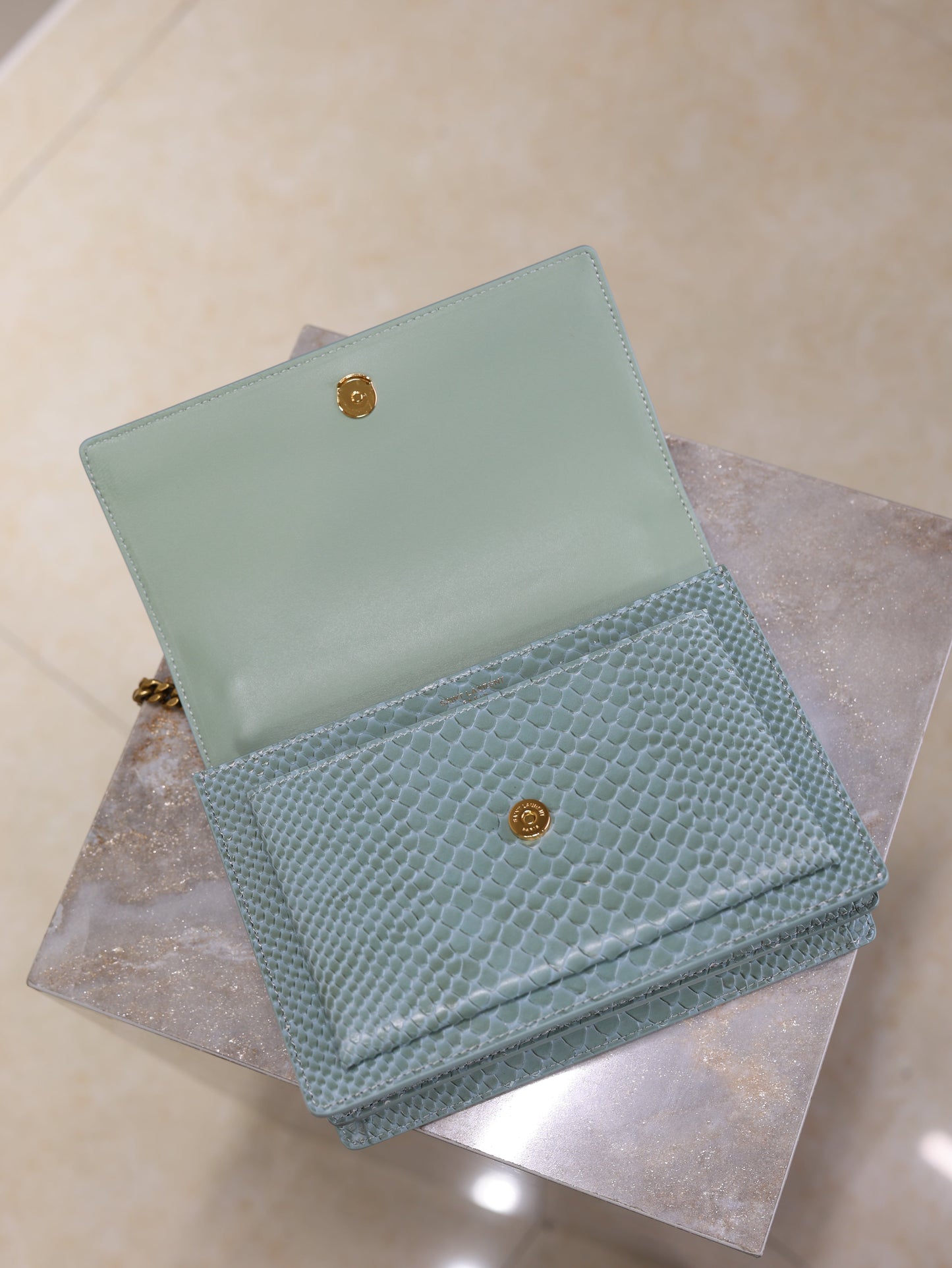 YSL 25S SUNSET MEDIUM 22 IN LIGHT BLUE CROCODILE-EMBOSSED CALFSKIN GOLD HARDWRE