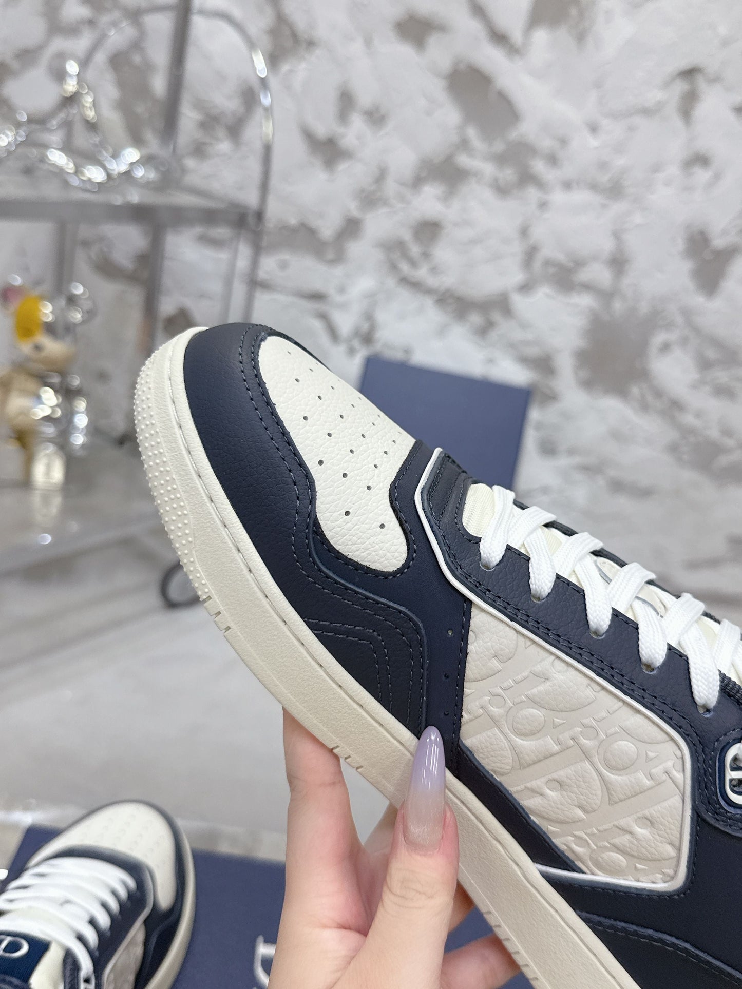 DIOR 25S B27 UPTOWN LOW-TOP SNEAKERS IN DARK BLUE MIX CREAM WHITE CALFSKIN STYLE 3