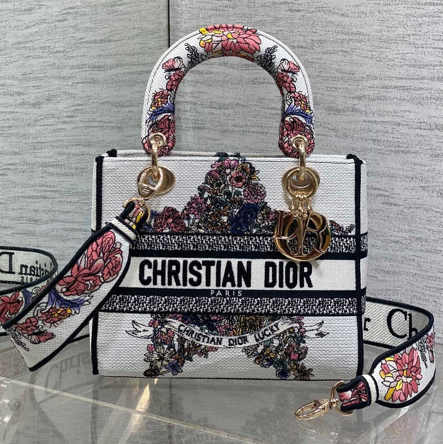 DIOR 25S SMALL LADY D-LITE BAG 24 IN WHITE RED  STAR EMBROIDERY