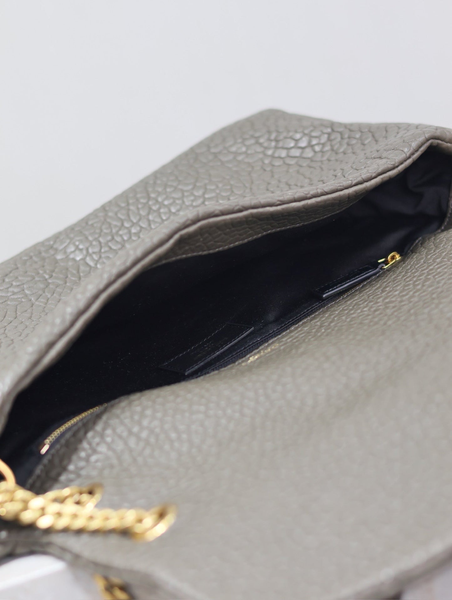 YSL 25S CALYPSO BAG 38 IN ARMY GREEN GRAINED LAMBSKIN GOLD HARDWRE