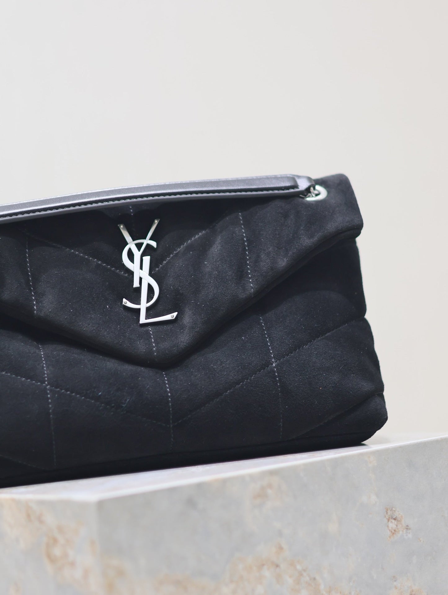 YSL 25S LOULOU PUFFER MM 29 IN BLACK SUEDE SILVER HARDWARE
